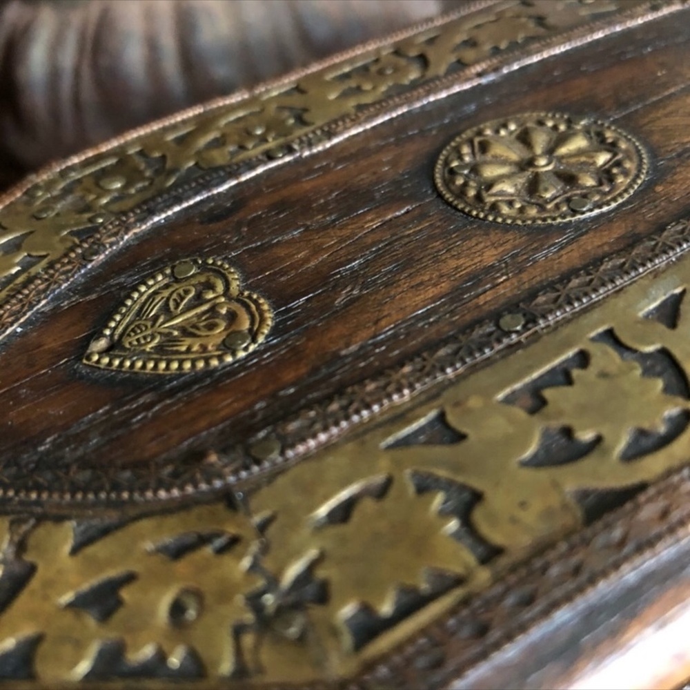Antique East Indian Dresser Box - Picture 8 of 16